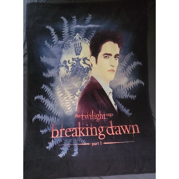 Official Twilight Saga Breaking Dawn Part 1 Fleece Blanket - Picture 1 of 8